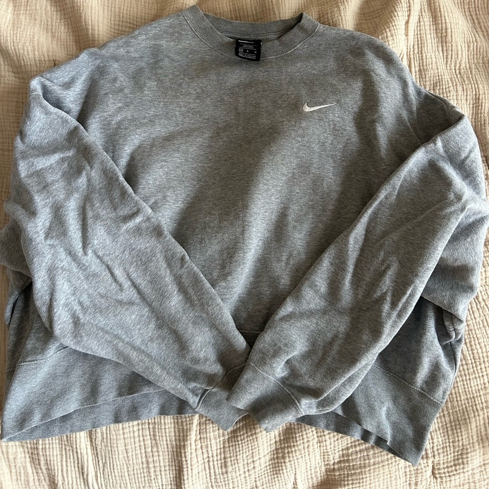 Nike women’s sweatshirt